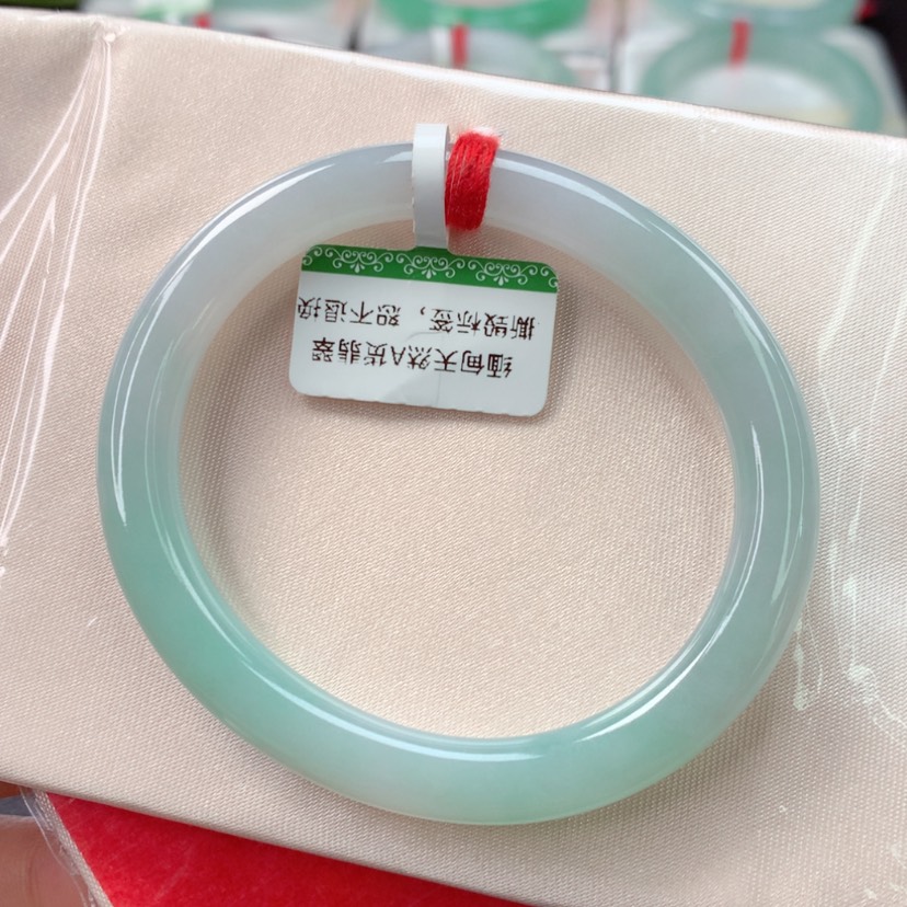 【闪购商品】翡翠手镯（贵妃镯）未镶嵌天然翡翠手镯