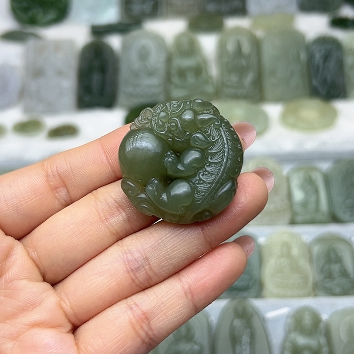 和田玉颈饰未镶嵌