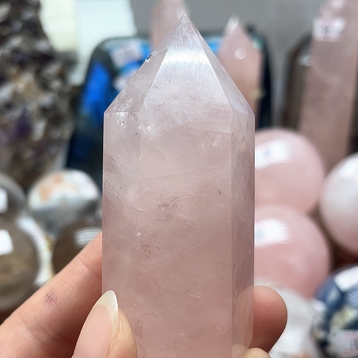 芙蓉石147克水晶柱未镶嵌