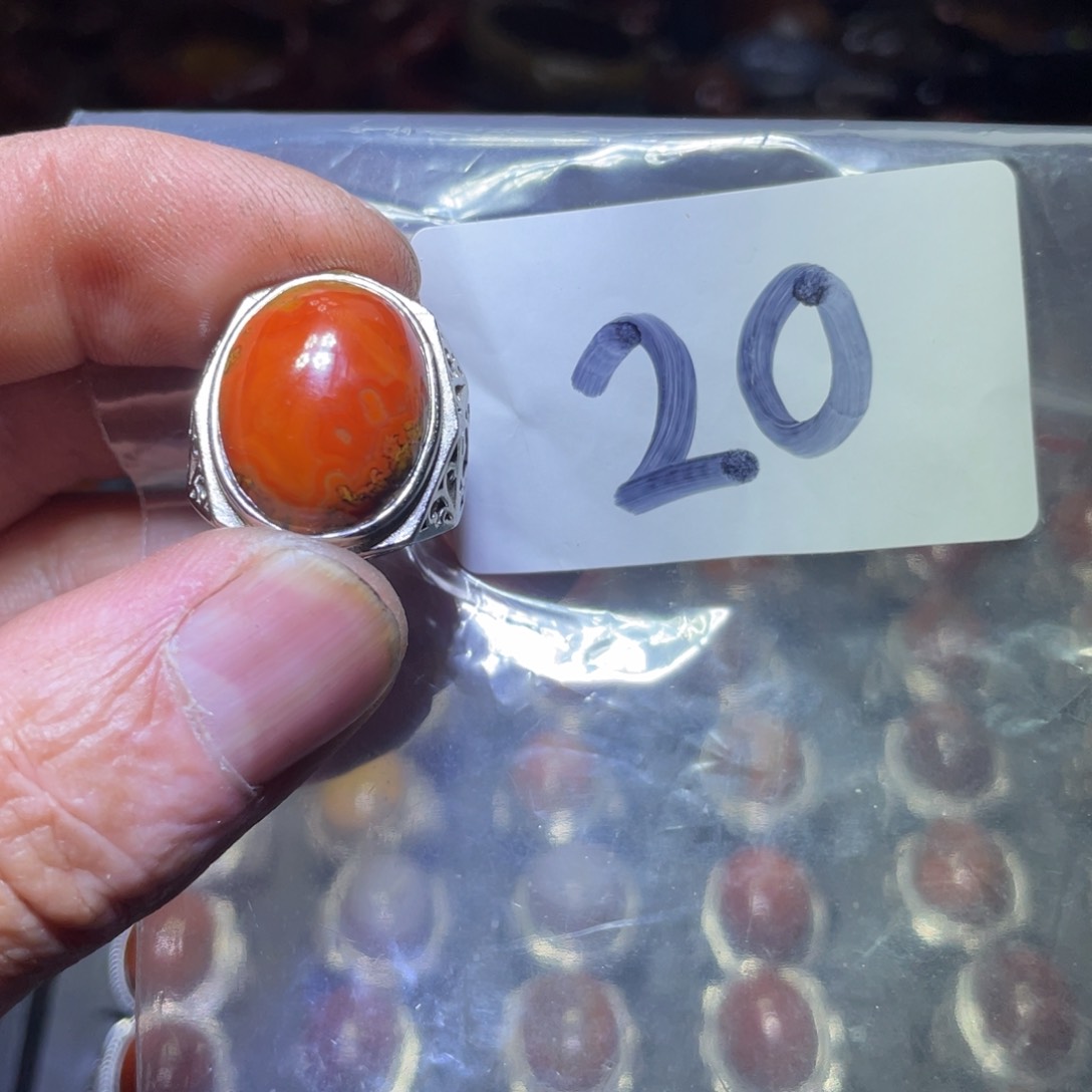 玛瑙/玉髓颈饰未镶嵌执**著