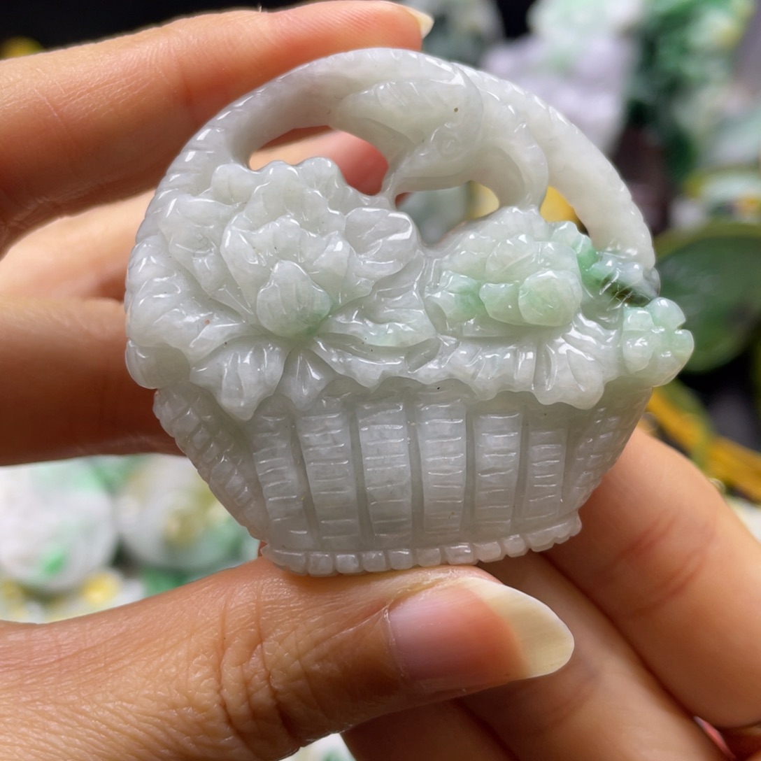 翡翠颈饰未镶嵌牌子