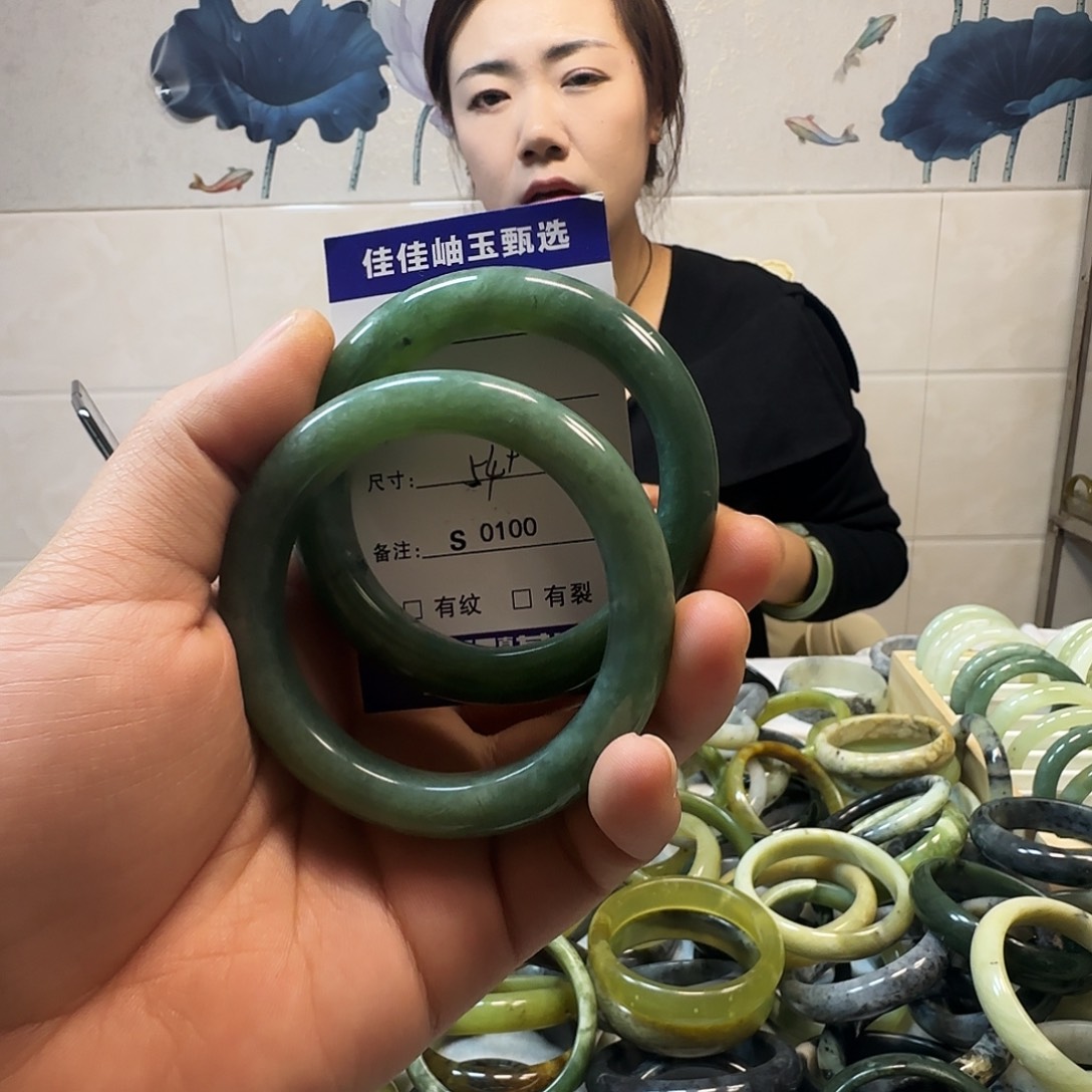 蛇纹石玉手镯未镶嵌s 0100