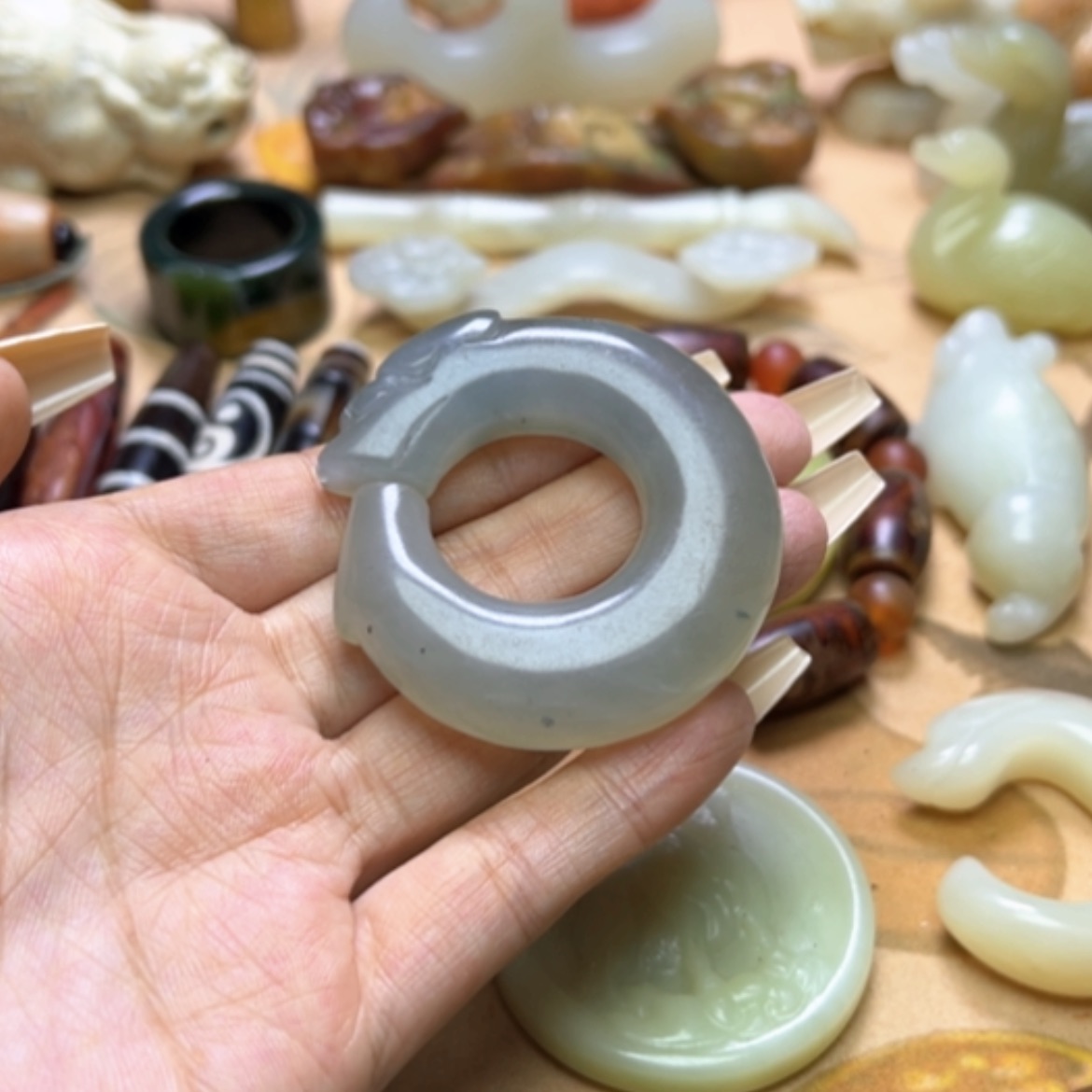 【闪购商品】蛇纹石玉颈饰未镶嵌