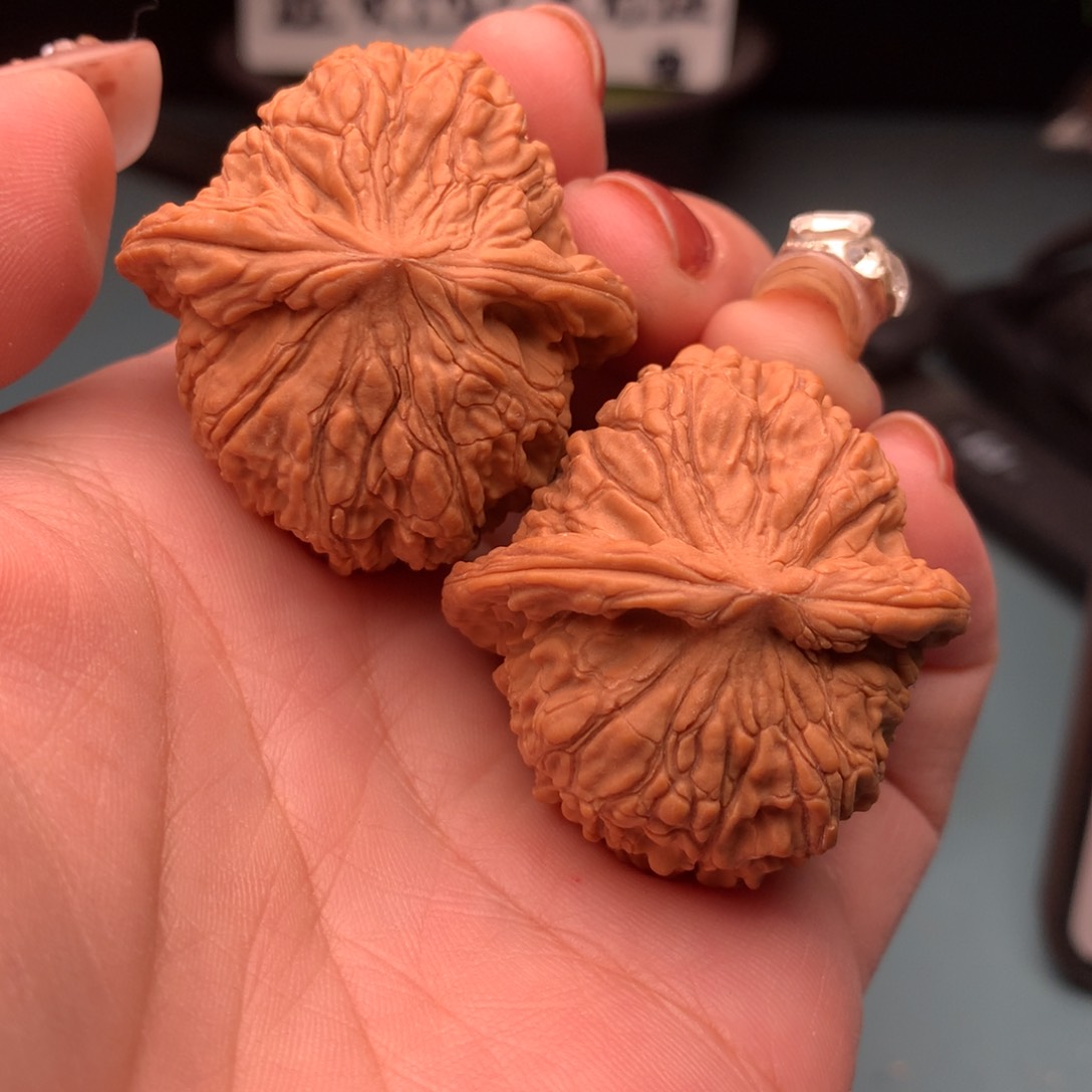 文玩核桃把件x****6红十字58