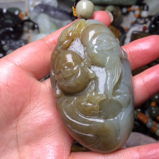 和田玉未镶嵌把件