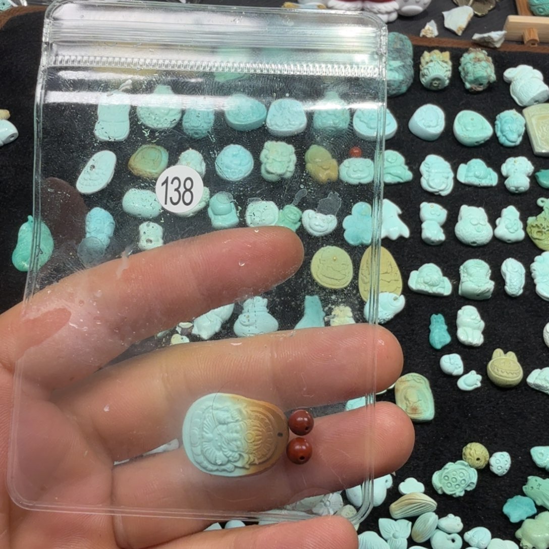 M****南红玛瑙未镶嵌颈饰