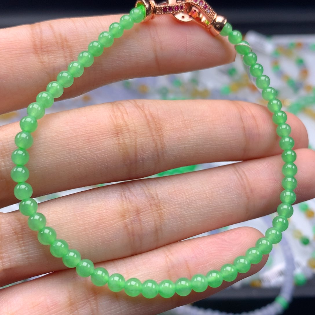 未镶嵌翡翠手链卡