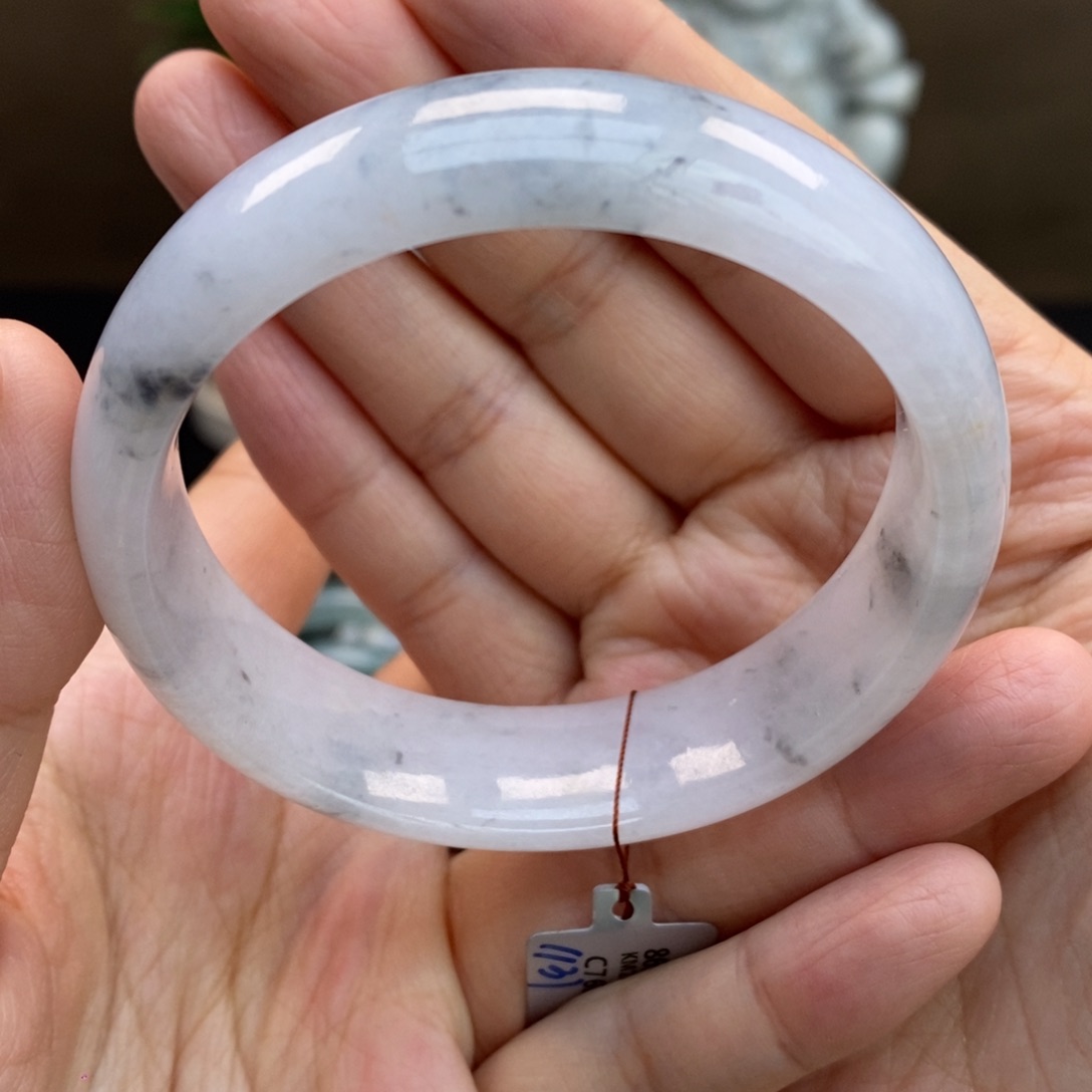 翡翠手镯未镶嵌天然