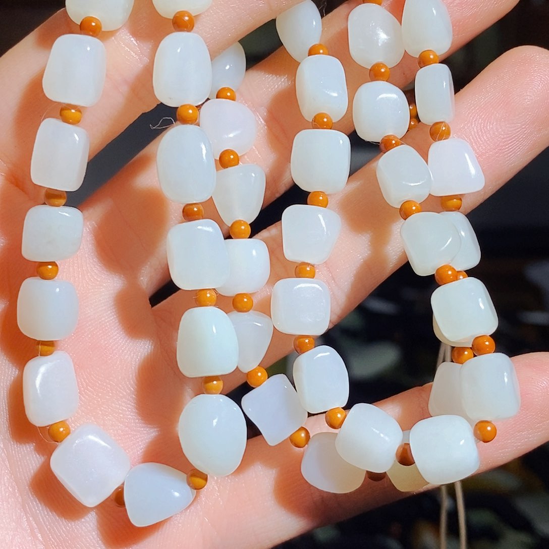 和田玉颈饰未镶嵌