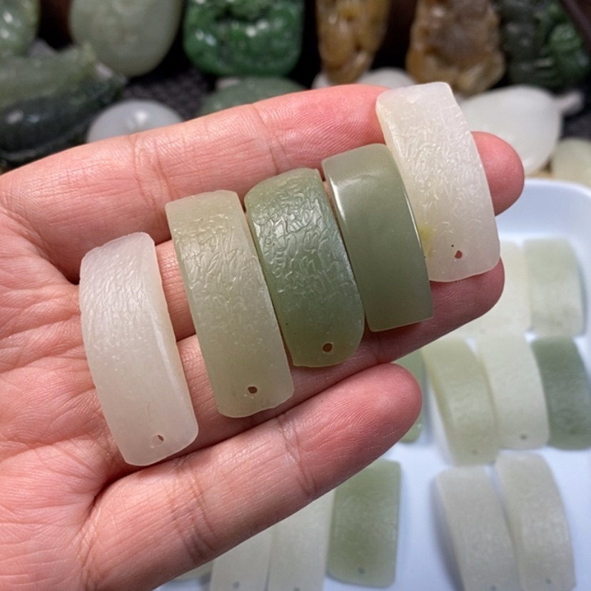 【闪购商品】和田玉挂件未镶嵌多样性发货，拍一发一