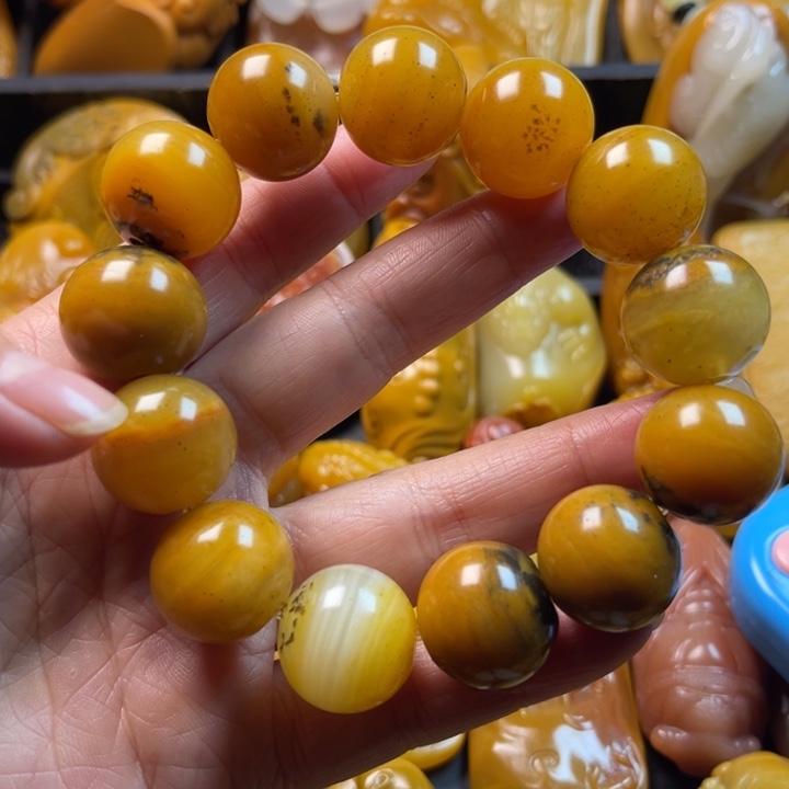 张***鑫石英质玉未镶嵌颈饰