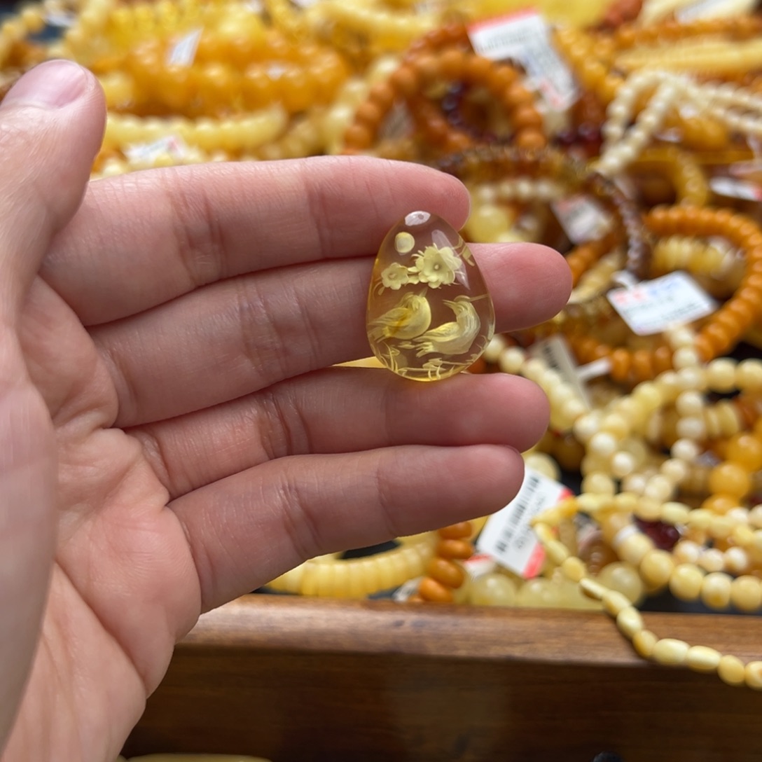 未镶嵌琥珀珠宝奇石