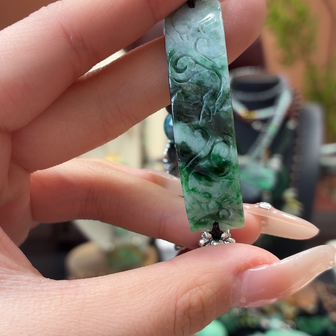 翡翠未镶嵌耳饰手串