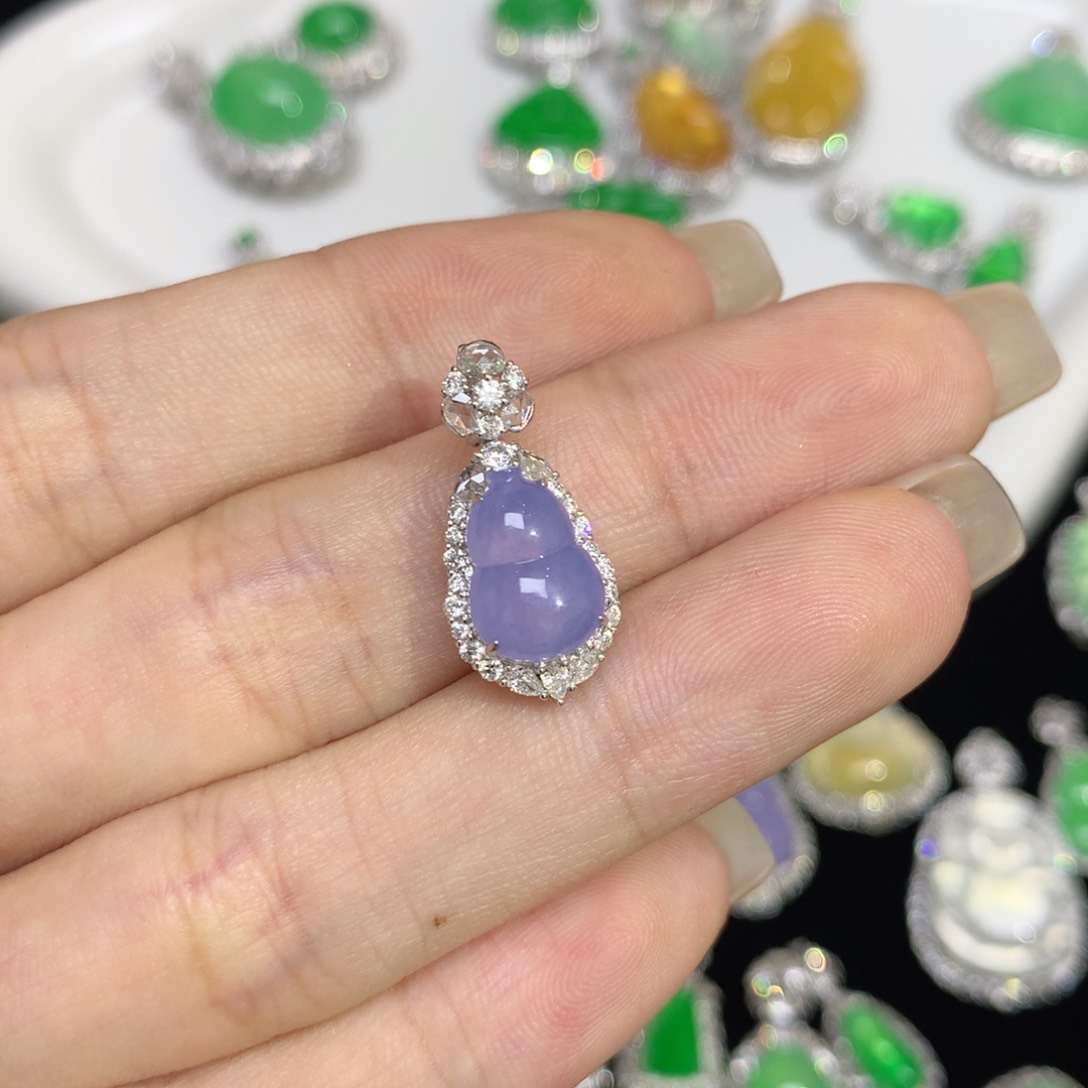 翡翠吊坠(赠链)18K金镶嵌