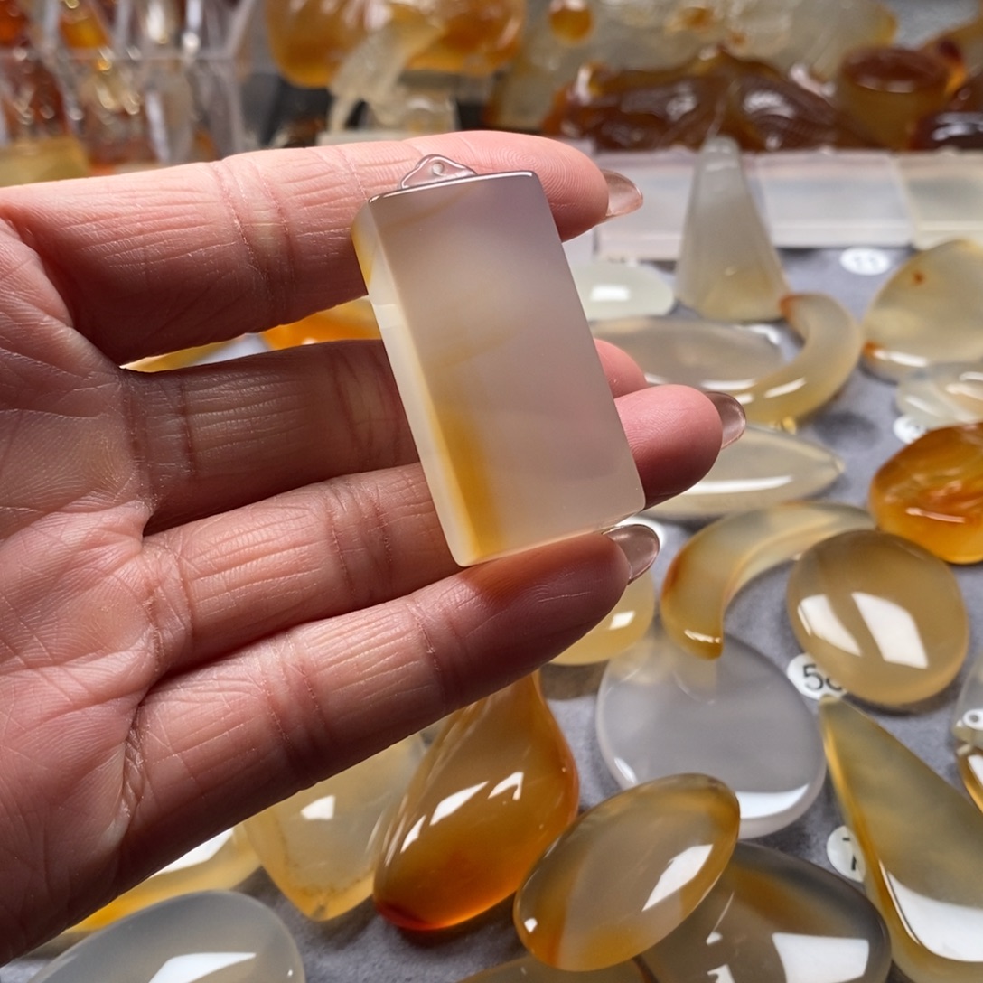 玛瑙/玉髓未镶嵌颈饰