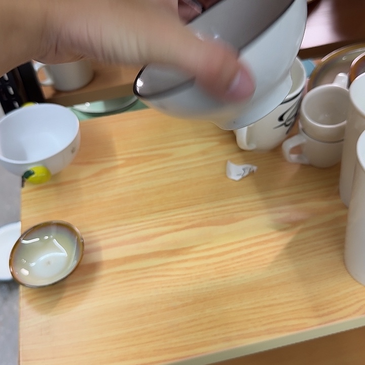 陶瓷烟灰白5寸米饭碗