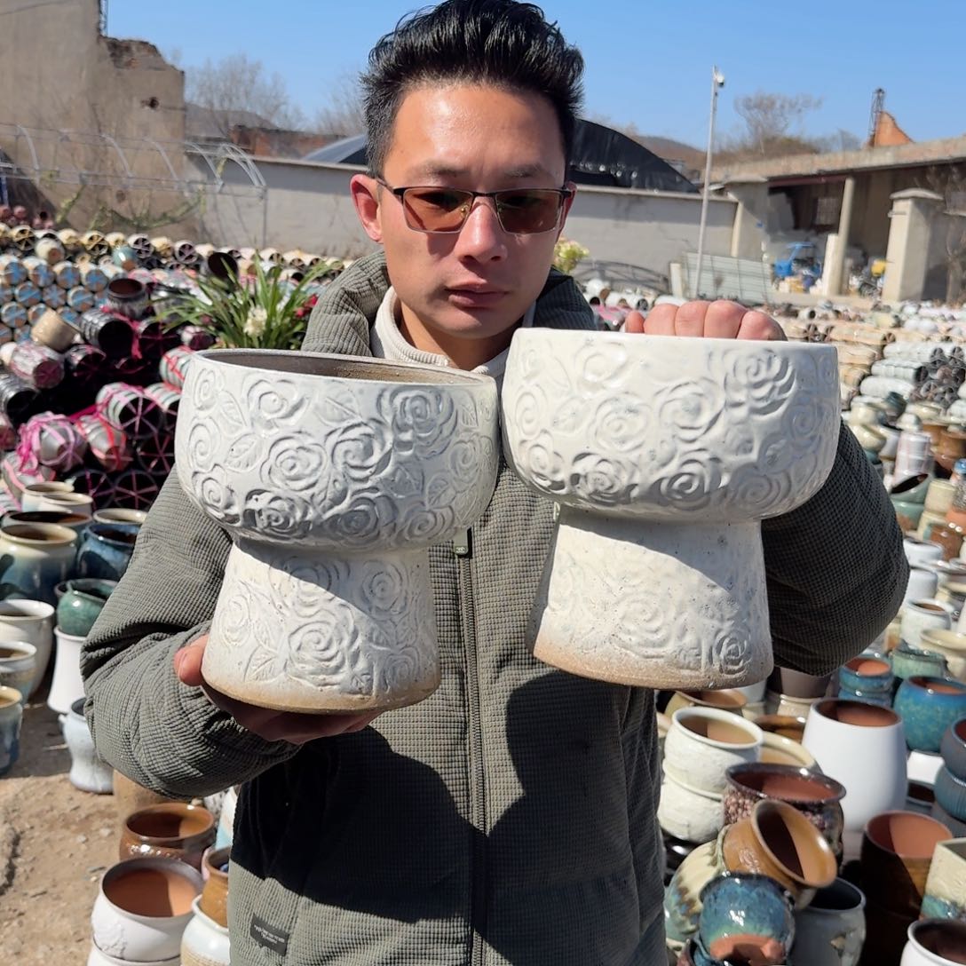 紫砂花盆口18高21（两个火锅白色玫瑰花