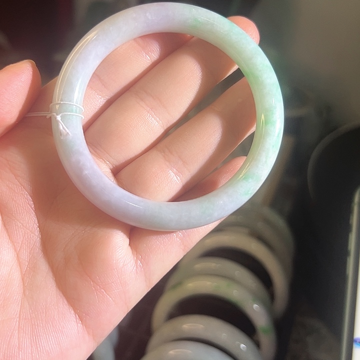 翡翠未镶嵌手镯翡翠春带彩手镯默认有纹