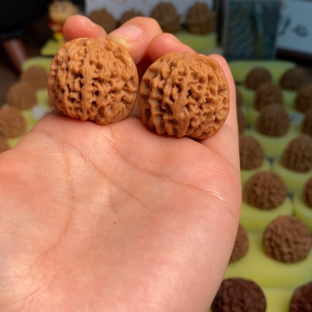 核桃秦岭闷尖狮子头30瑕疵