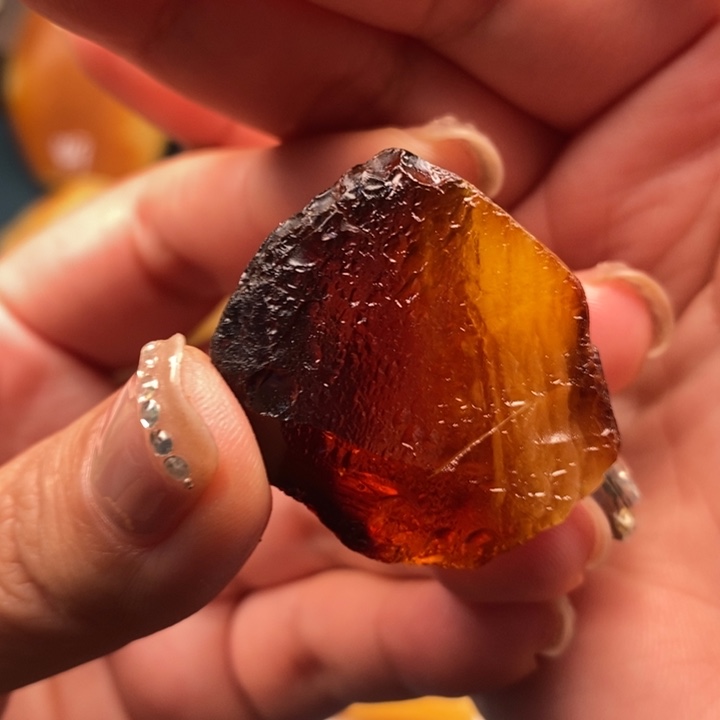 定制琥珀未镶嵌蜜蜡