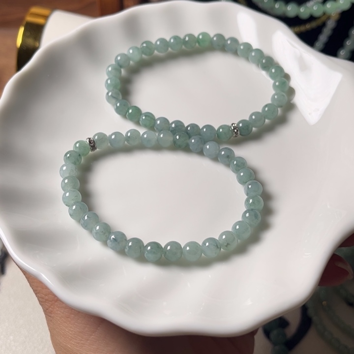 玉***点翡翠未镶嵌手链翡翠两条