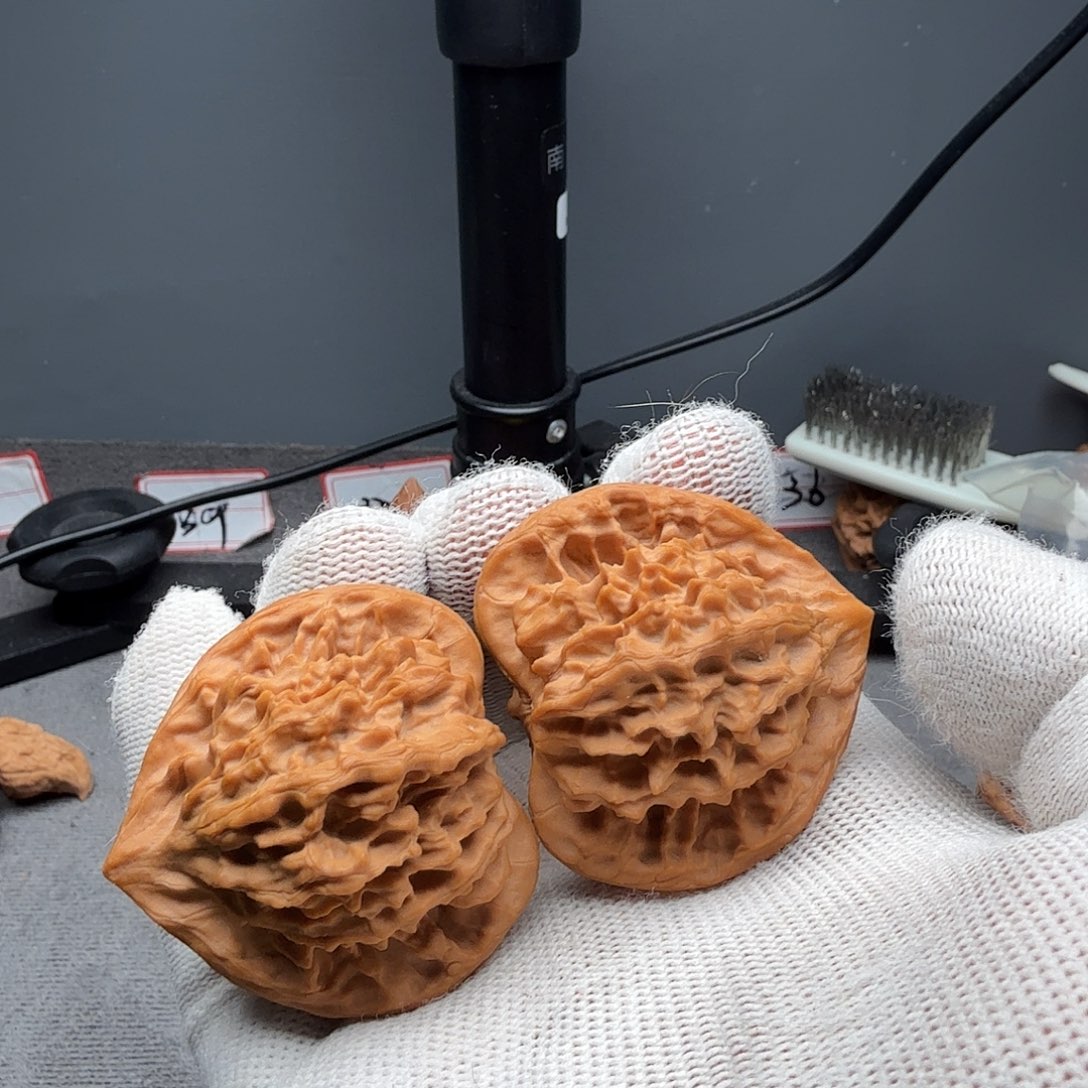 太***极文玩核桃吊坠秦公主