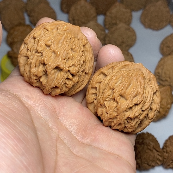 文玩核桃把件45.5尺，麦穗虎头