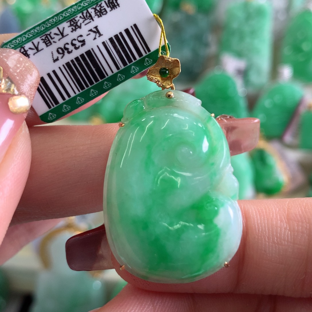 翡翠吊坠(不含链)18K金镶嵌