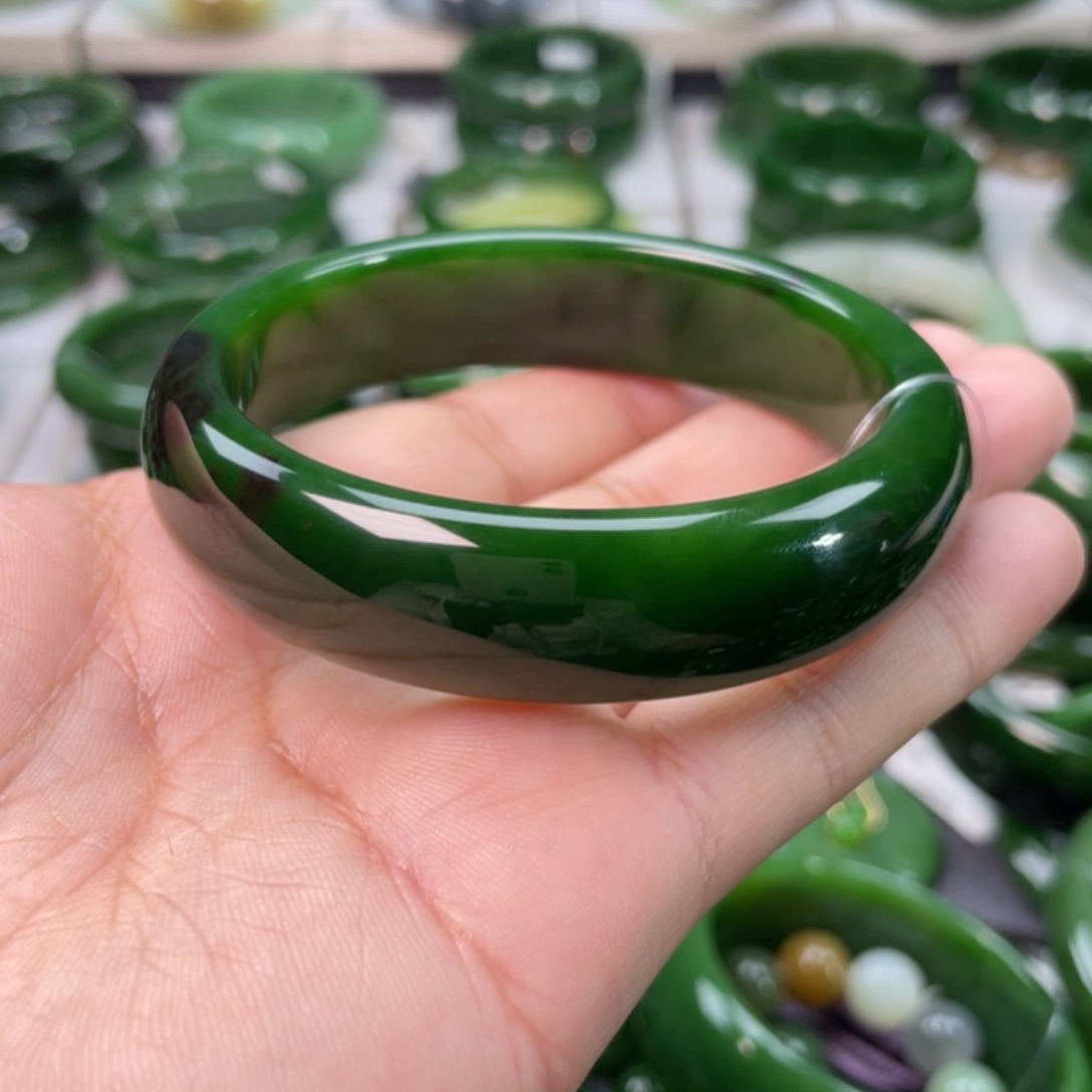 和田玉（碧玉）手镯未镶嵌