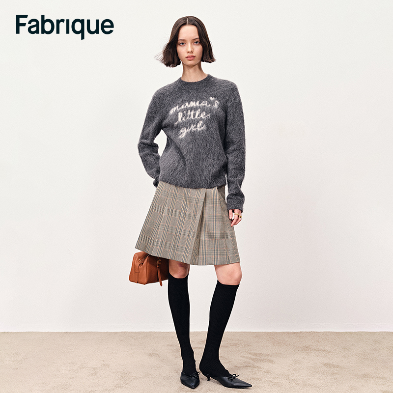 Fabrique Girlie 秋冬新品烟雾灰手写标语羊驼毛圆领休闲针织毛衣