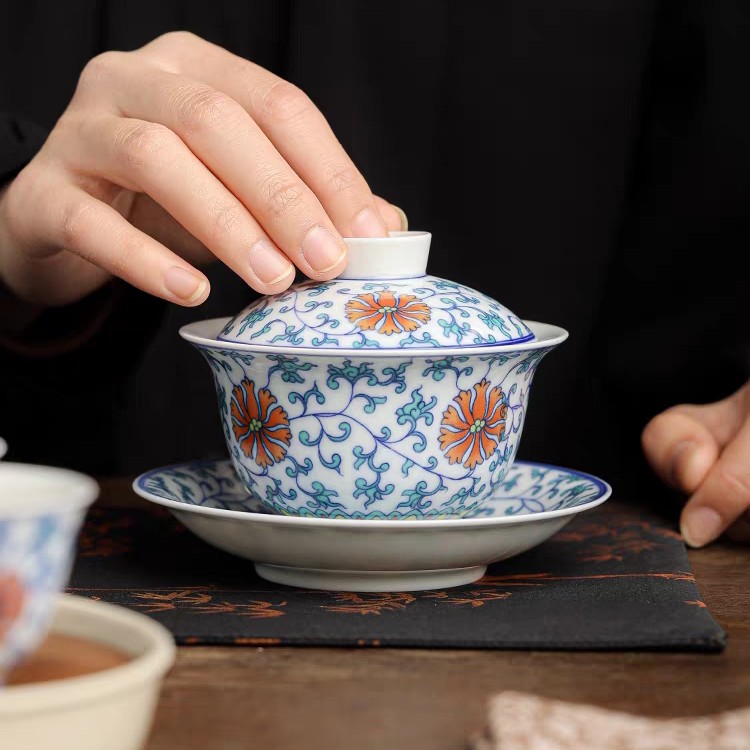 景德镇手工手作釉下彩青花斗彩缠枝莲高端陶瓷茶具三才元宝盖碗