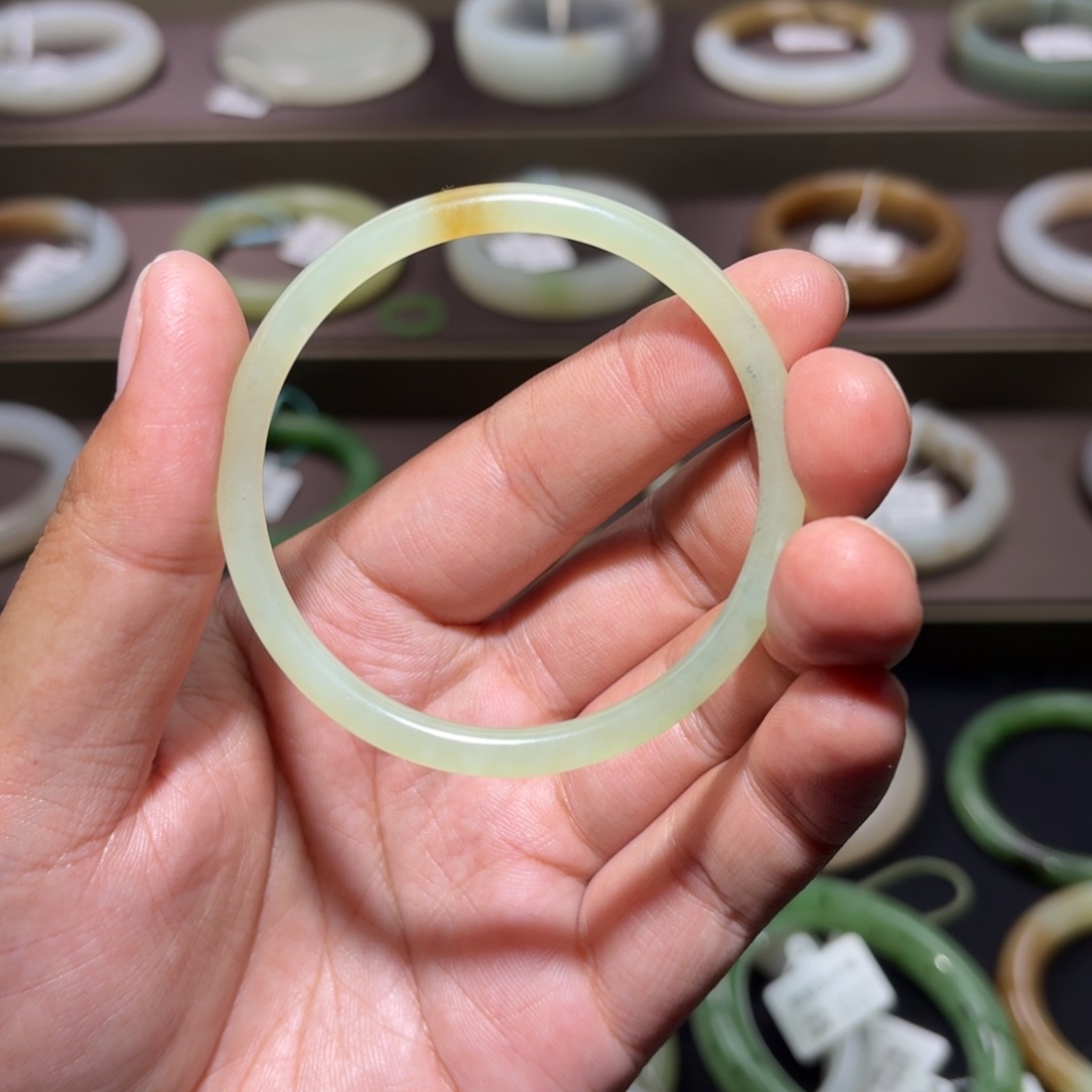 和田玉手镯未镶嵌木*55.5mm叮当镯