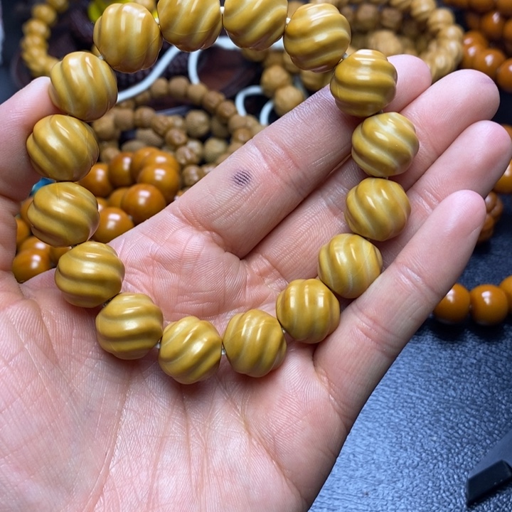 猴头核桃手串乘**上猴头