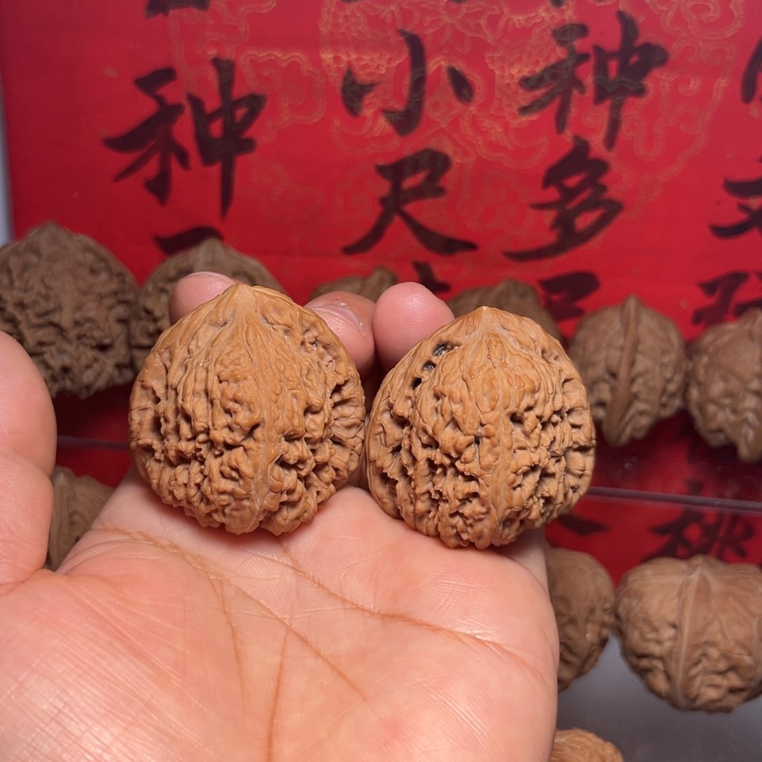 文玩核桃吊坠4.0尺南江石（丑南江）