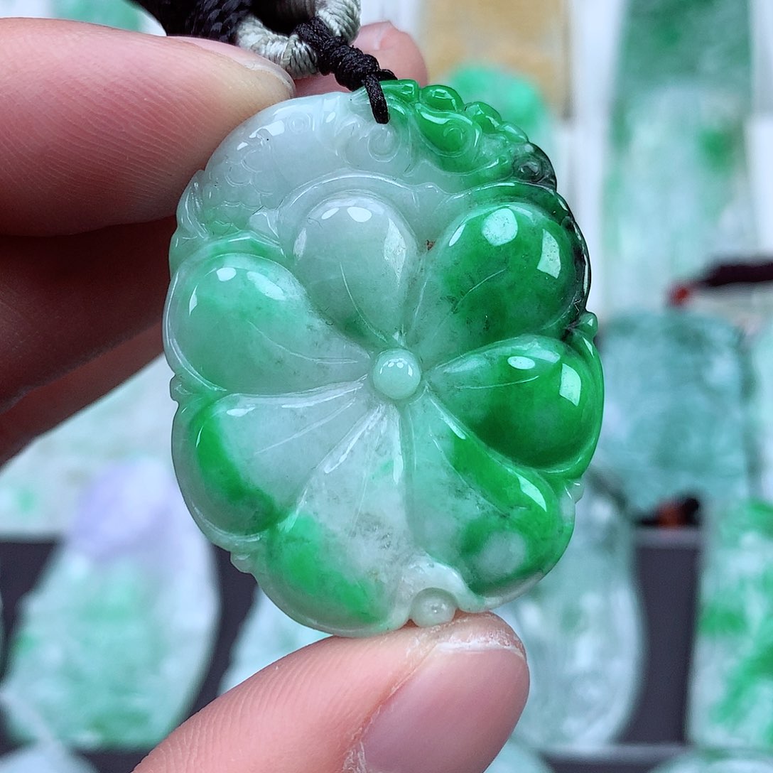 翡翠颈饰未镶嵌翡翠吊坠