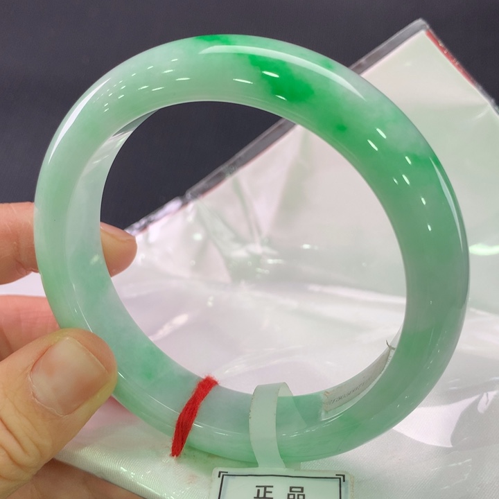 翡翠未镶嵌手镯正圈61