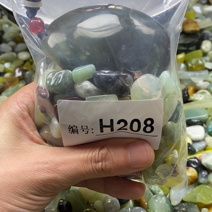 蛇纹石玉鱼缸石未镶嵌