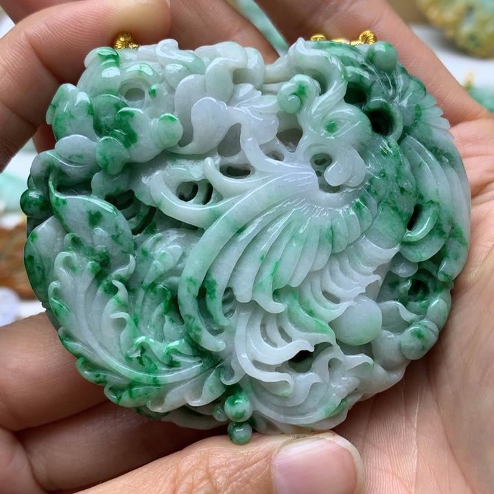 翡翠颈饰未镶嵌翡翠