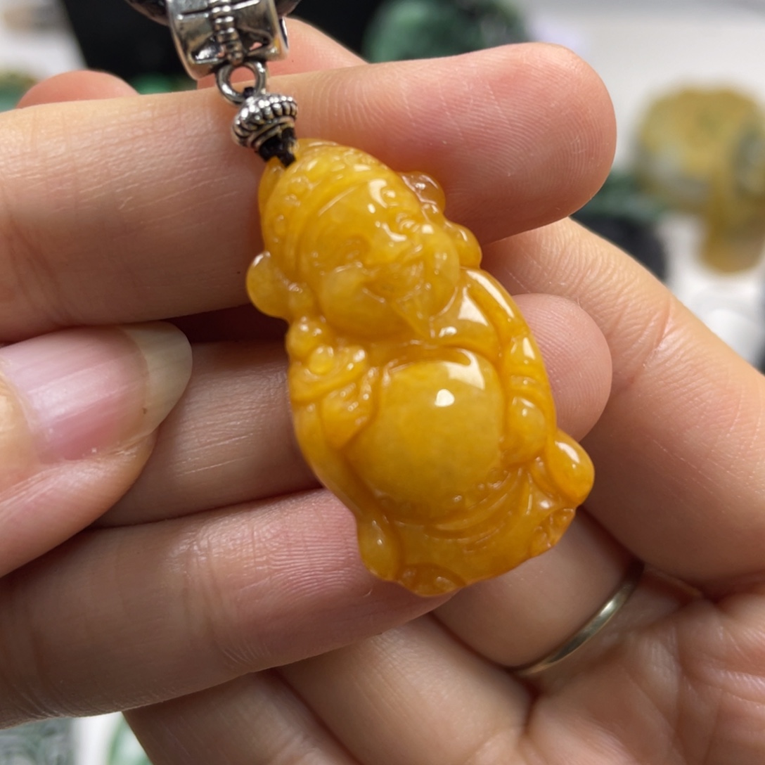 翡翠未镶嵌颈饰牌子