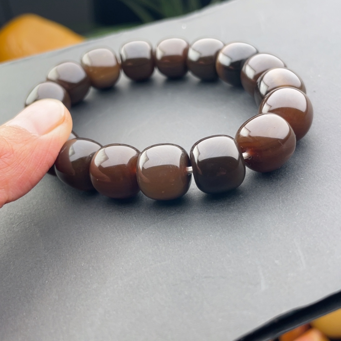 蔚***事石英质玉未镶嵌黄蜡石树化手串