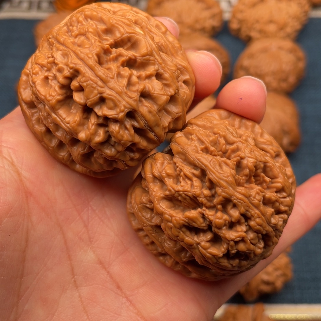 文玩核桃把件44精品球粗筋54克