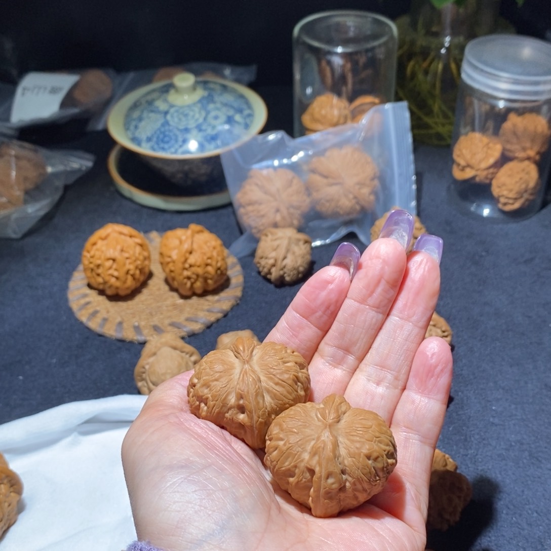 文玩核桃吊坠所****利元宝