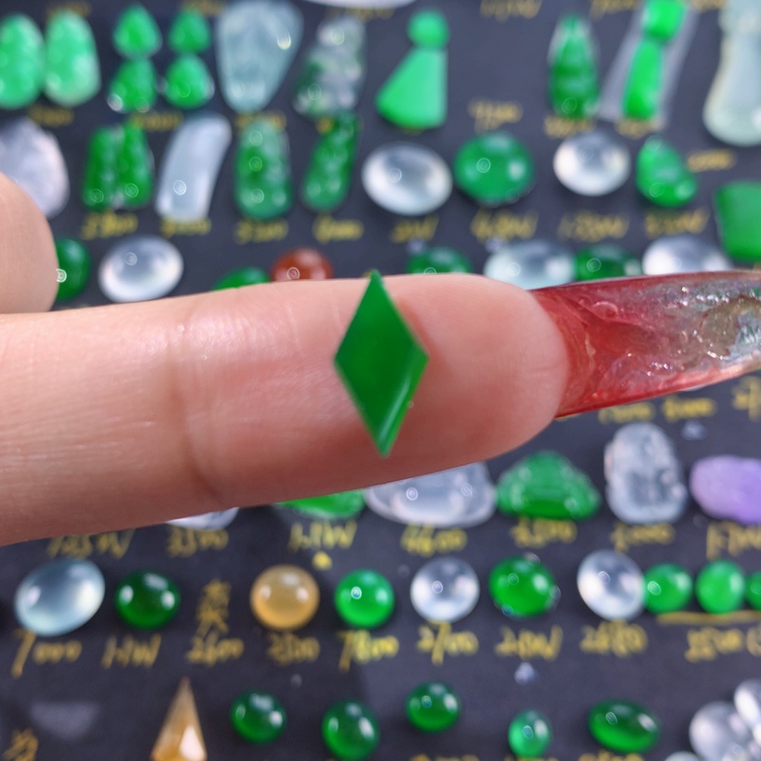 翡翠颈饰未镶嵌纯天然缅甸翡翠A货