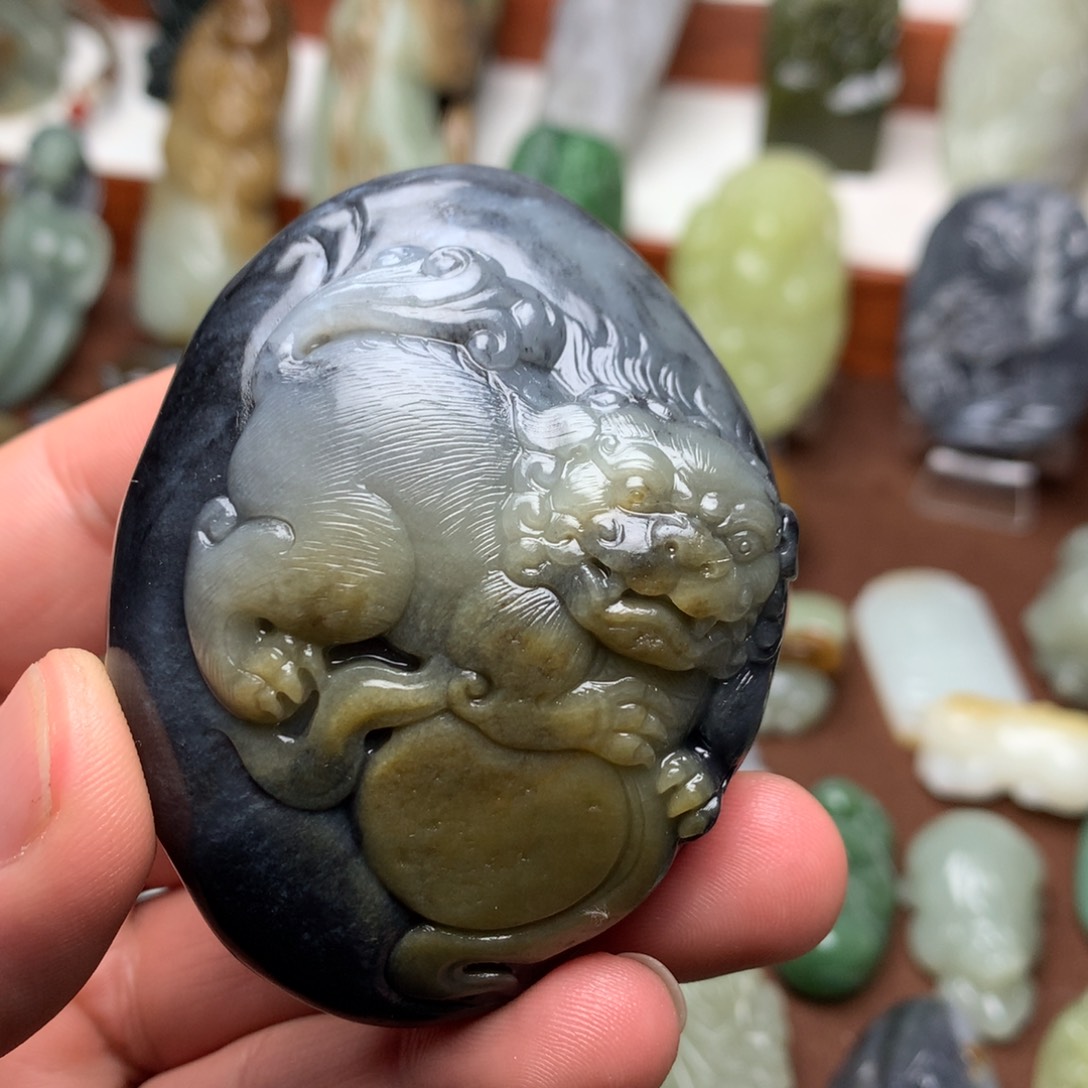 和田玉挂件未镶嵌江***?