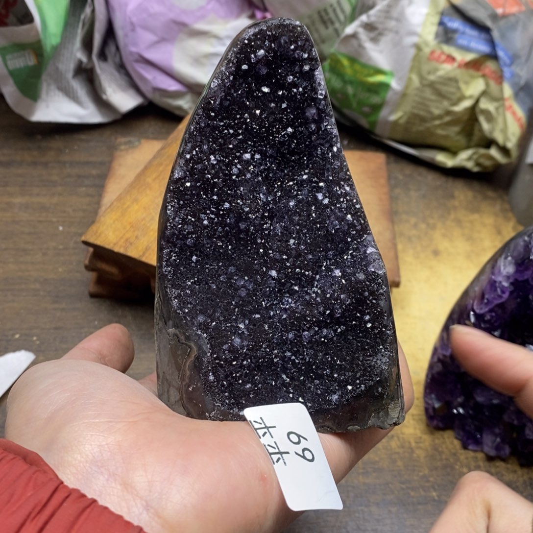 紫晶乌拉圭未镶嵌