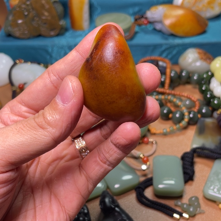 马***玉和田玉未镶嵌颈饰