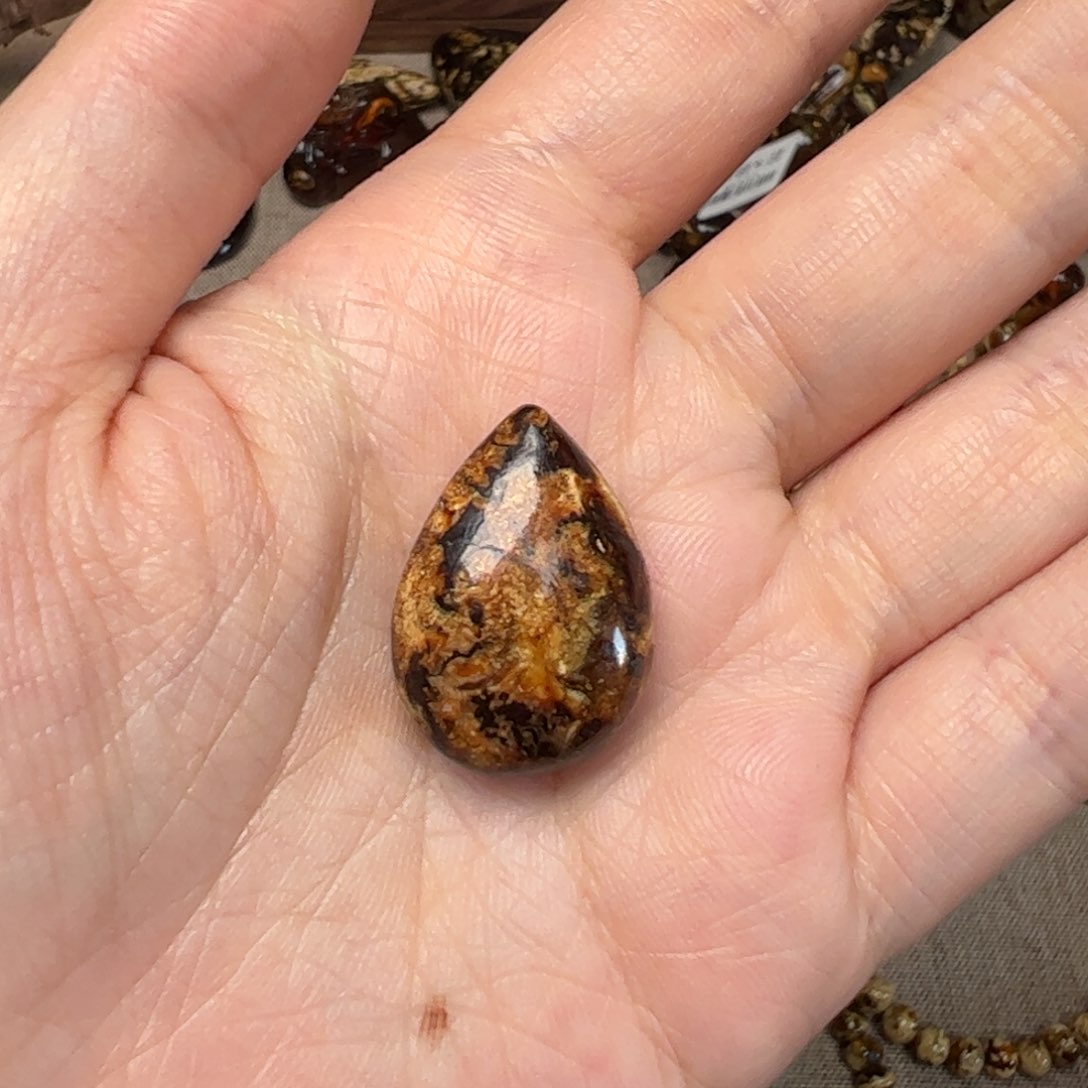 琥珀手链未镶嵌抚顺琥珀水滴
