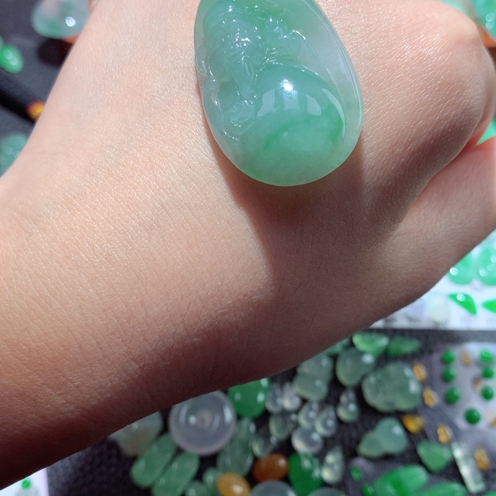 翡翠未镶嵌颈饰翡翠