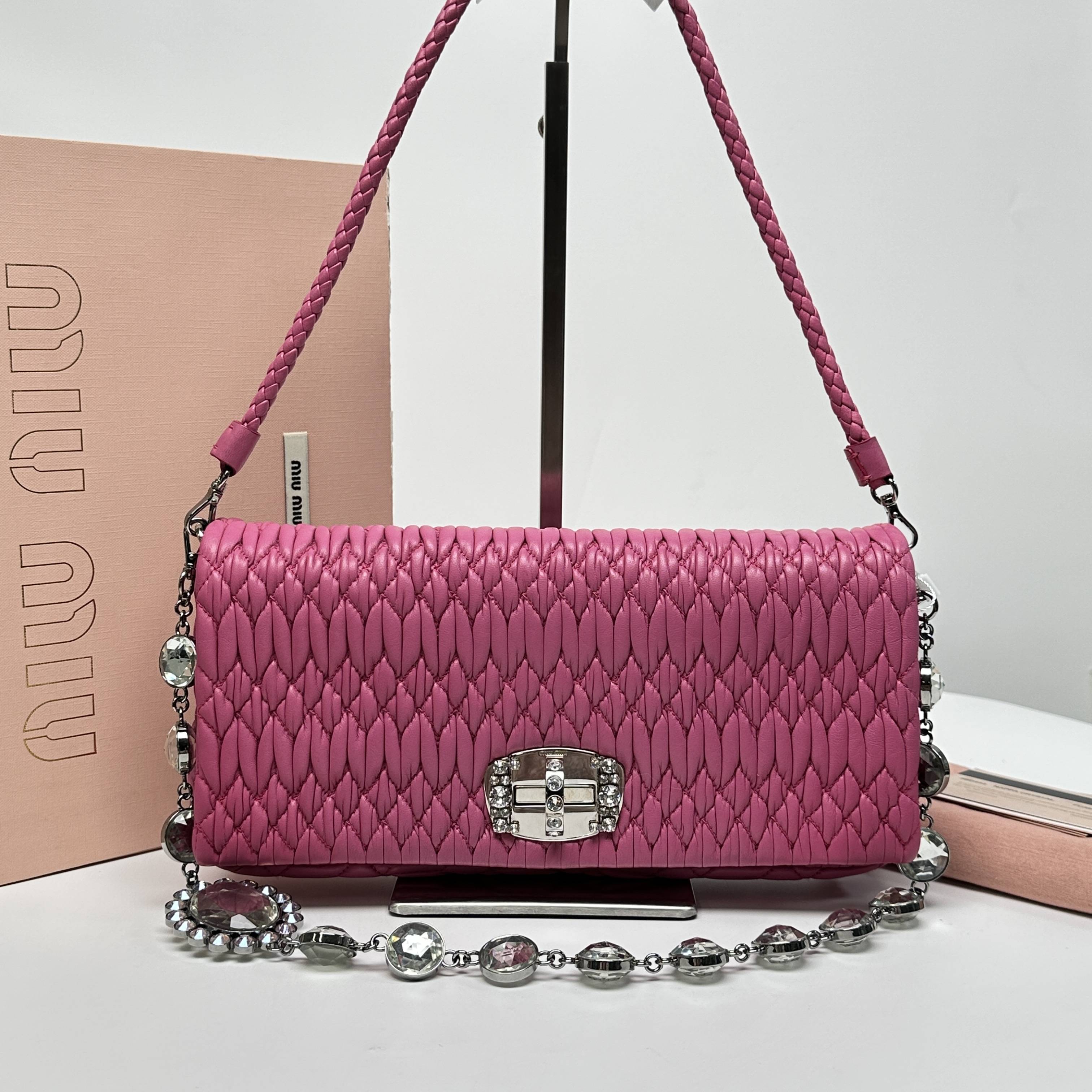 95新 MIU MIU/缪缪 丁丁专属 MiuMiu粉单肩单肩包的 LM2459