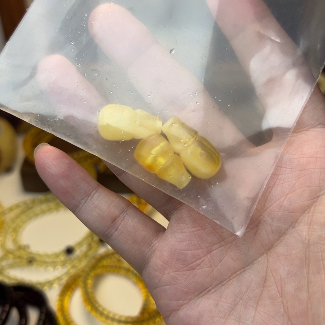 琥珀裸石未镶嵌11mm三通 多样发其一